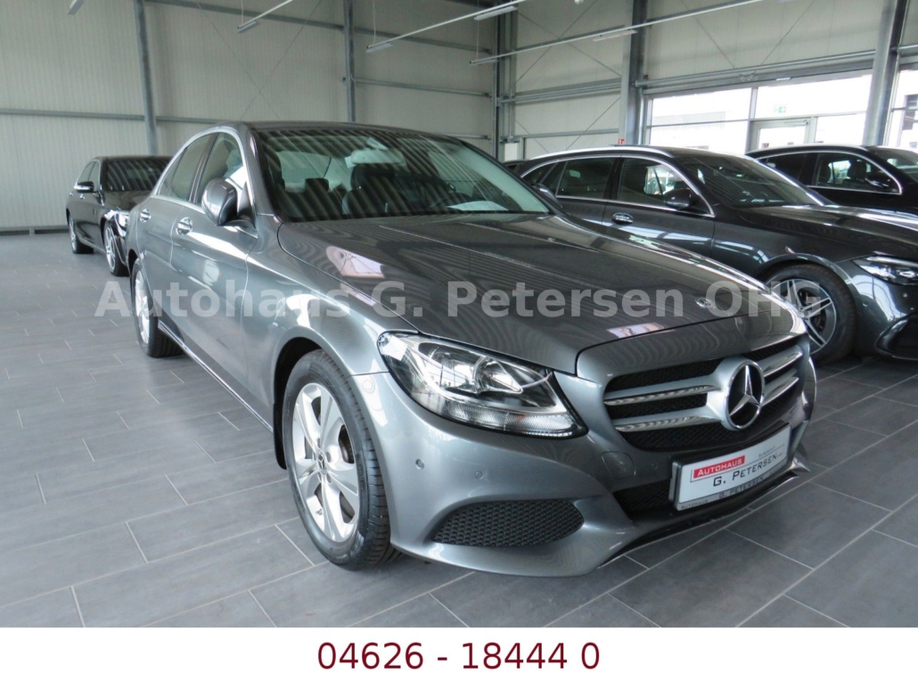 Mercedes-Benz C 180 CGI*6-Gang*NAVI*Einpark*Sitzhei*Spiegel*Te